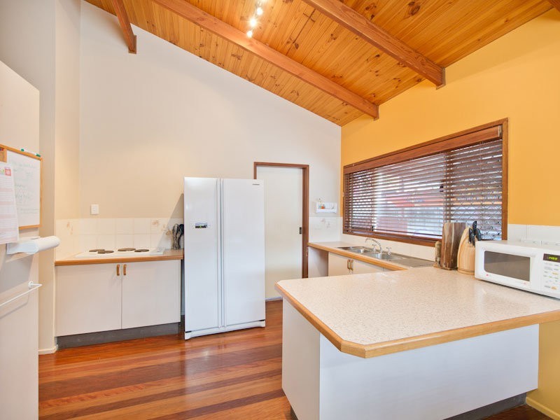 28 Barber Road, Ferny Hills QLD 4055