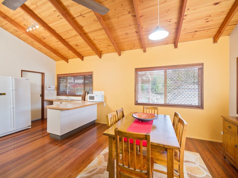 28 Barber Road, Ferny Hills QLD 4055