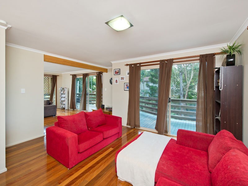 28 Barber Road, Ferny Hills QLD 4055