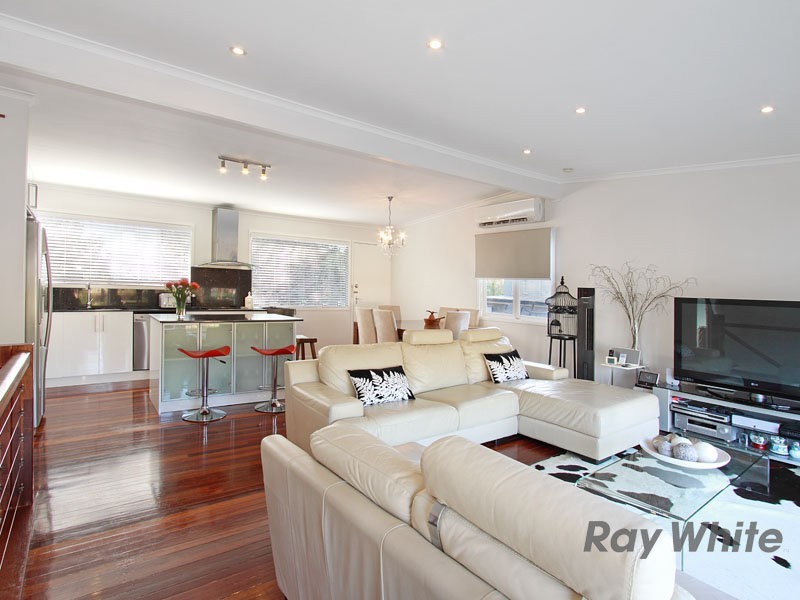 6 Bunora Avenue, Ferny Hills QLD 4055