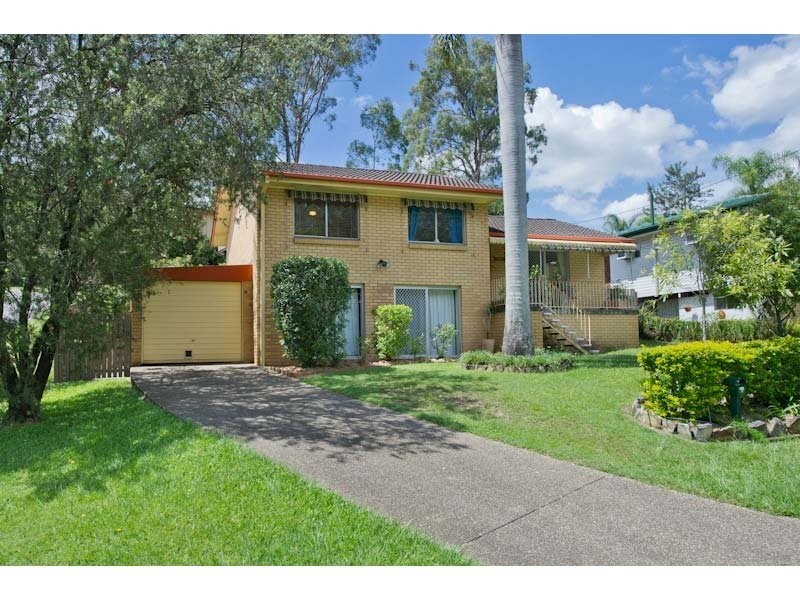 40 Tarnook Drive, Ferny Hills QLD 4055