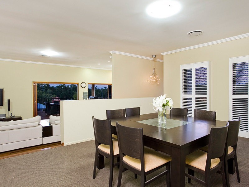 11 Pickering Place, Upper Kedron QLD 4055