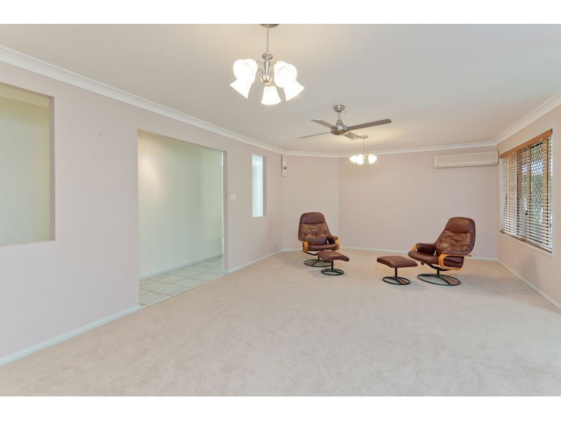 10 Fortrose Place, Ferny Grove QLD 4055