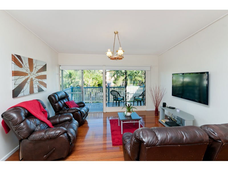 9 Carawatha Avenue, Ferny Hills QLD 4055