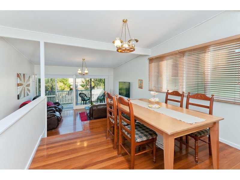 9 Carawatha Avenue, Ferny Hills QLD 4055