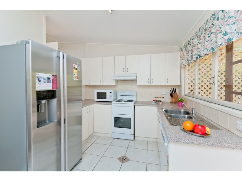 9 Carawatha Avenue, Ferny Hills QLD 4055