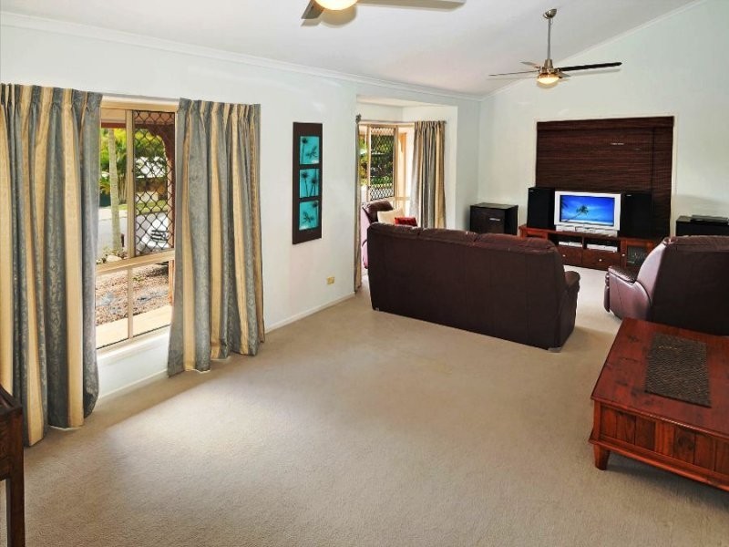 15 Leatherwood Drive, Arana Hills QLD 4054