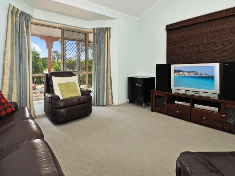 15 Leatherwood Drive, Arana Hills QLD 4054