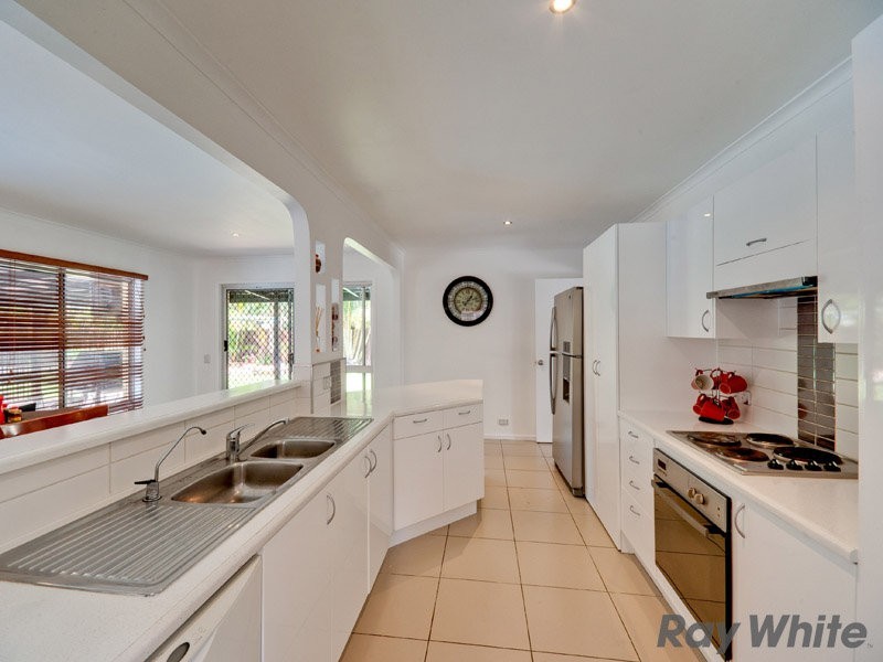 27 Kuringal Drive, Ferny Hills QLD 4055