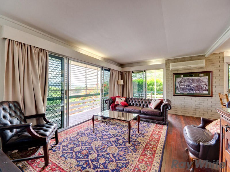 27 Kootangal Crescent, Ferny Hills QLD 4055