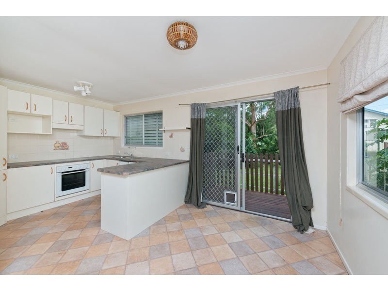 4 Ferny Way, Ferny Hills QLD 4055