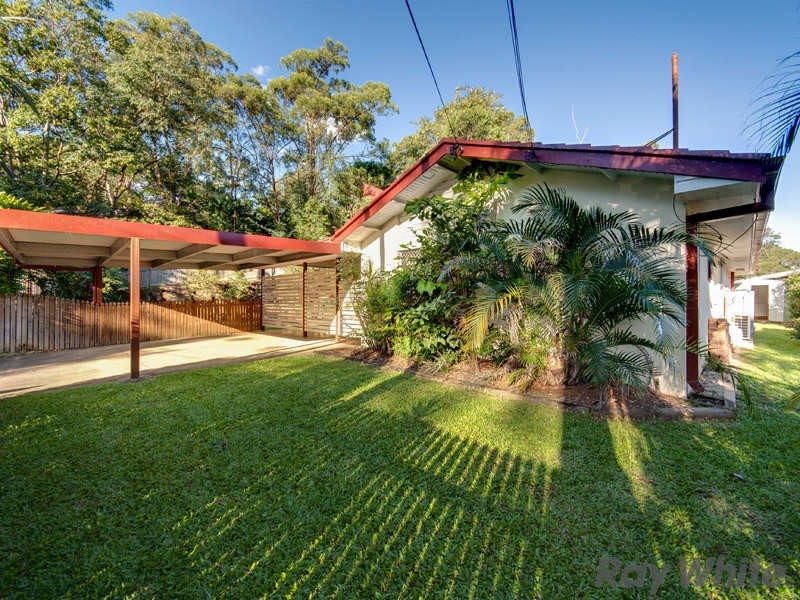 3 Yeoman Street, Chapel Hill QLD 4069