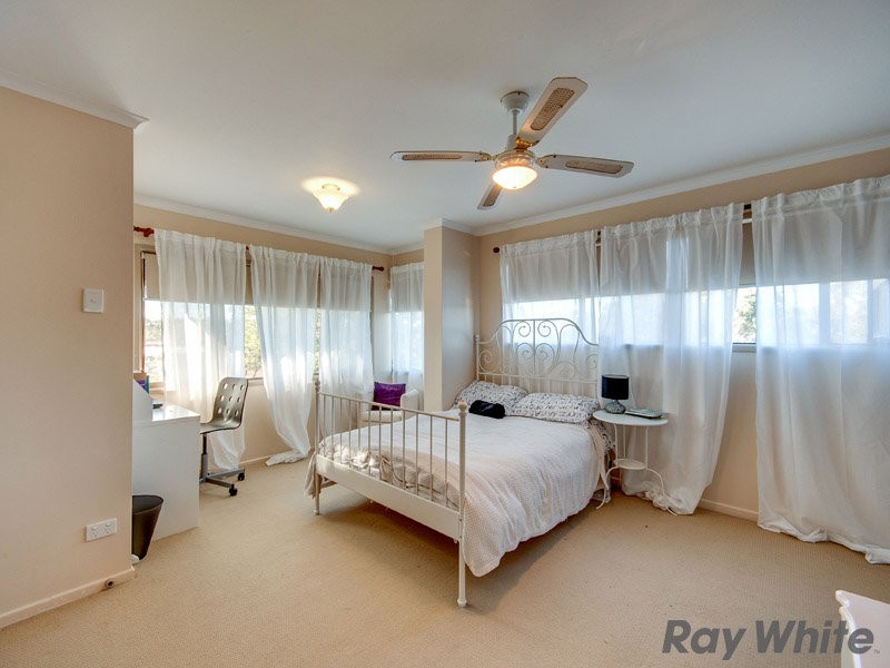 10 Coles Street, Arana Hills QLD 4054