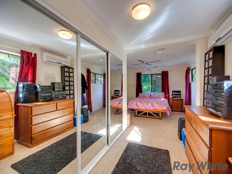 10 Coles Street, Arana Hills QLD 4054