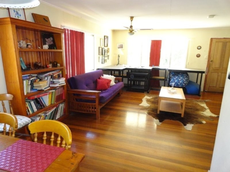 33 Ferny Way, Ferny Hills QLD 4055