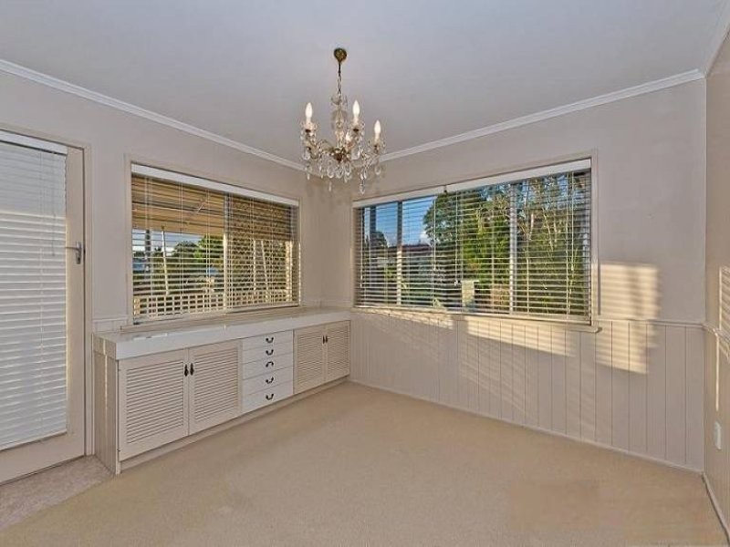 14 Eromba Crescent, Ferny Hills QLD 4055