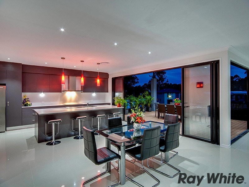 25 Dana Street, Cashmere QLD 4500