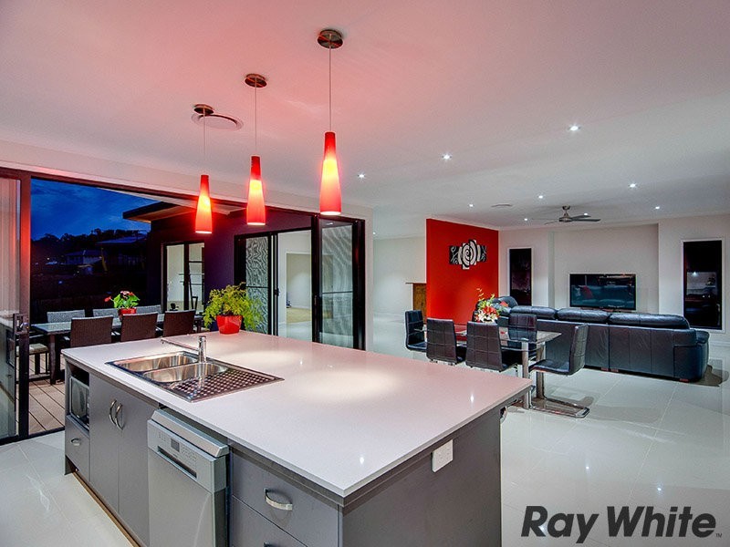 25 Dana Street, Cashmere QLD 4500