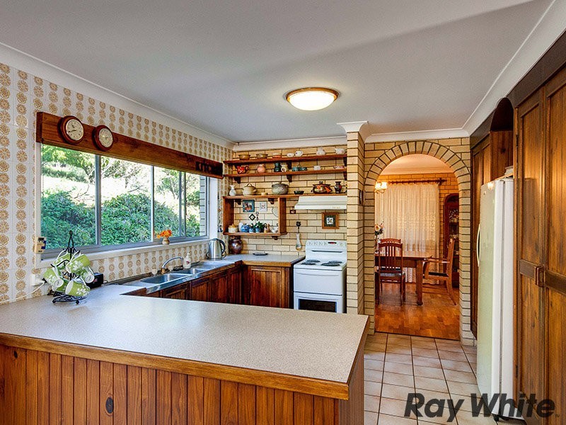 7 Riding Court, Clear Mountain QLD 4500