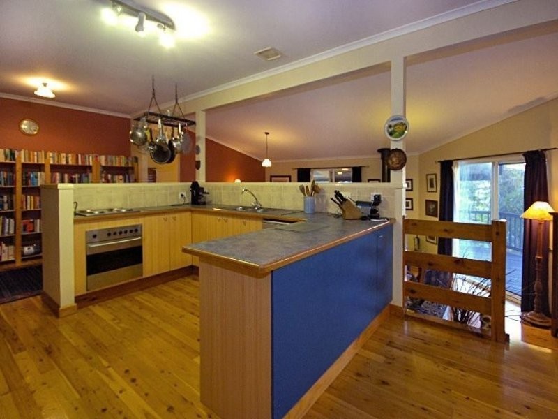 4 Woodgate Court, Ferny Hills QLD 4055