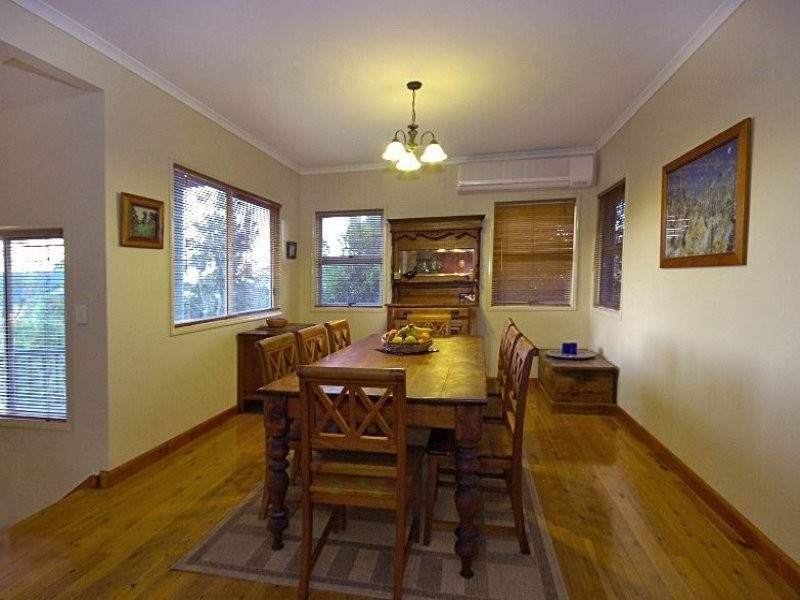 4 Woodgate Court, Ferny Hills QLD 4055