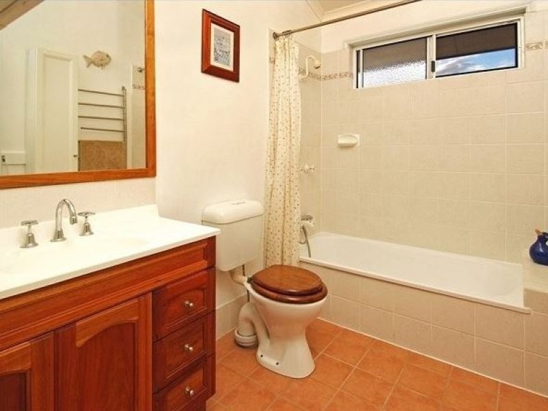 4 Woodgate Court, Ferny Hills QLD 4055