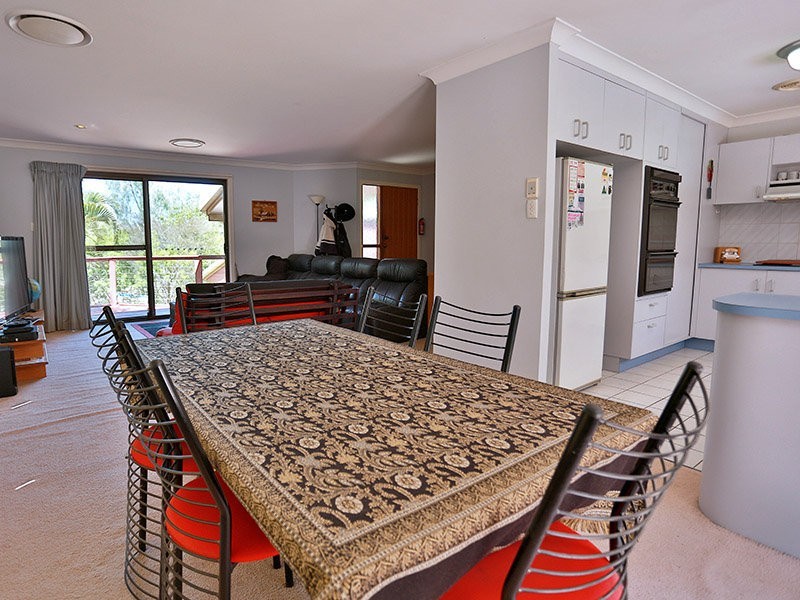 6 Carnarvon Court, Everton Hills QLD 4053