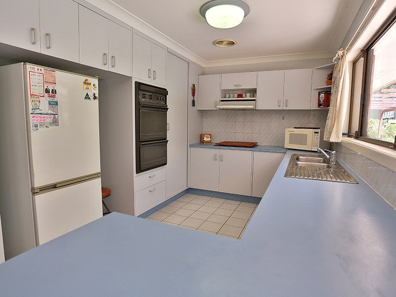 6 Carnarvon Court, Everton Hills QLD 4053