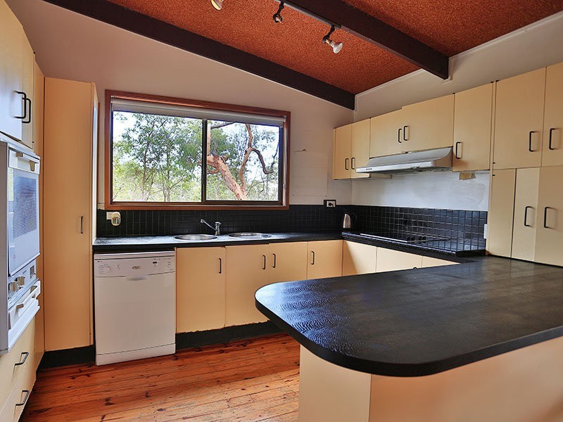 105 Hutton Rd, Ferny Hills QLD 4055