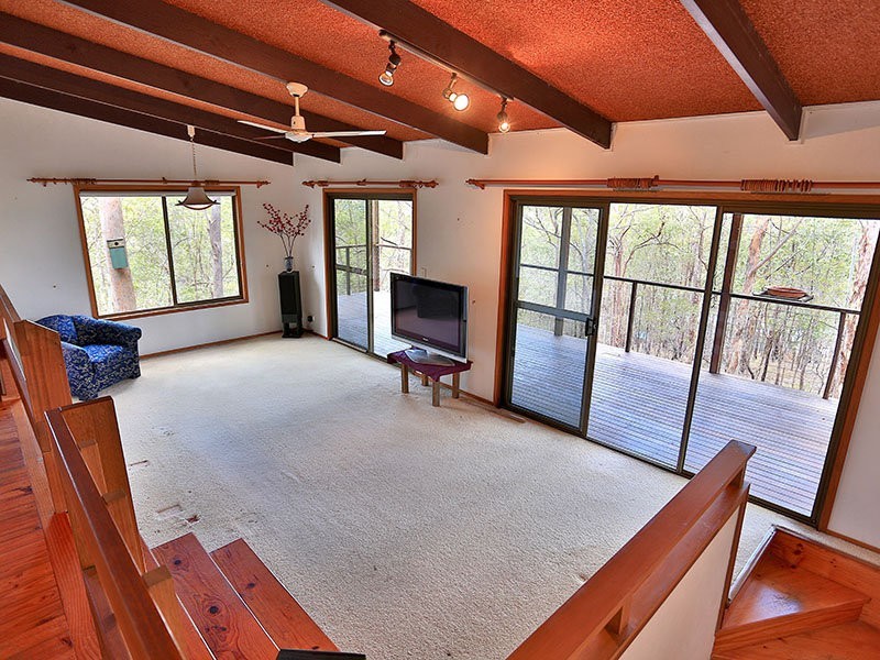 105 Hutton Rd, Ferny Hills QLD 4055