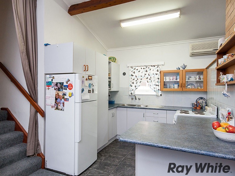10 Allambic St, The Gap QLD 4061