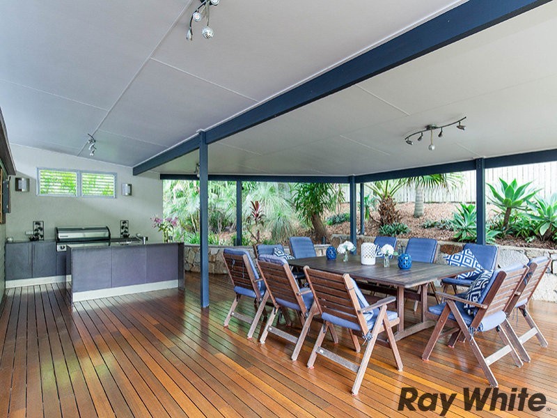 9 Lamorna Crt, Ferny Hills QLD 4055
