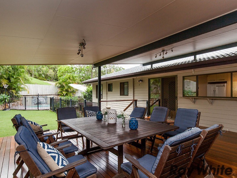 9 Lamorna Crt, Ferny Hills QLD 4055