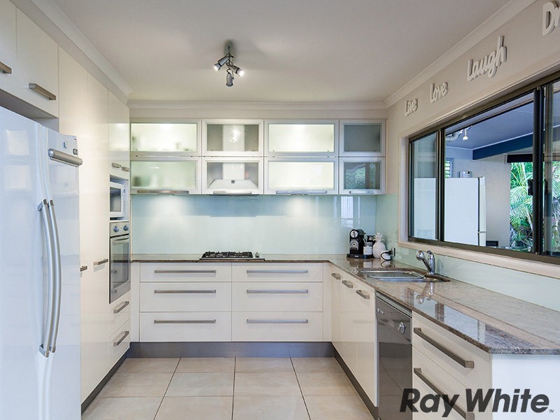 9 Lamorna Crt, Ferny Hills QLD 4055