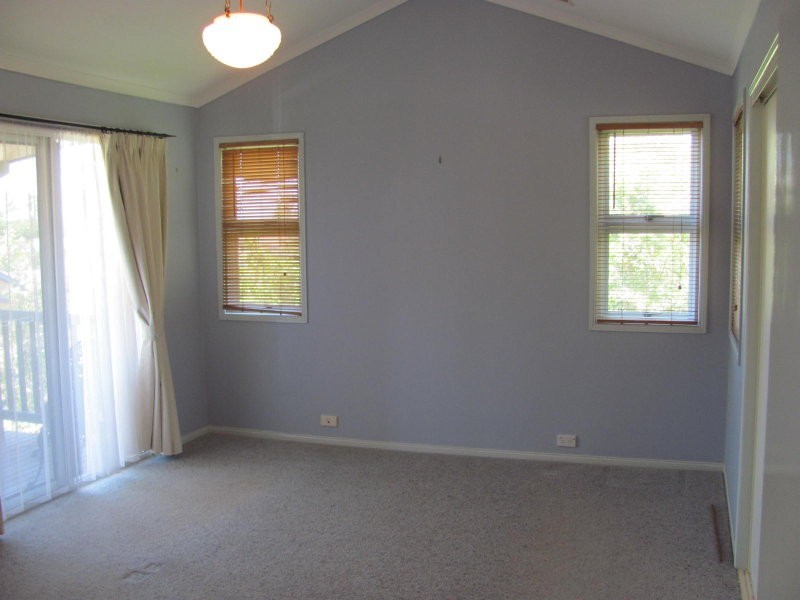 4 Woodgate Court, Ferny Hills QLD 4055