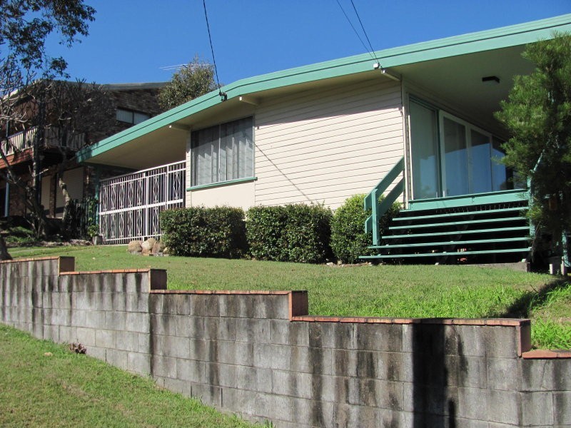 77 Illuta Avenue, Ferny Hills QLD 4055