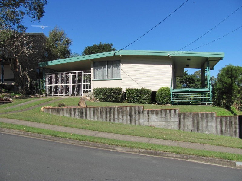 77 Illuta Avenue, Ferny Hills QLD 4055