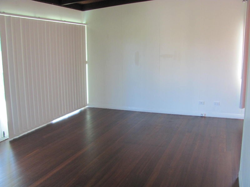 77 Illuta Avenue, Ferny Hills QLD 4055