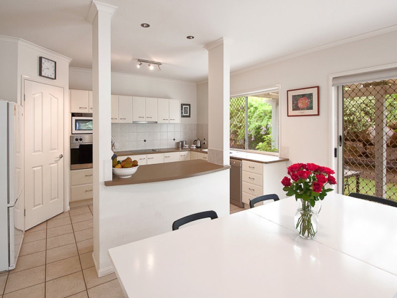 85 Selkirk Crescent, Upper Kedron QLD 4055