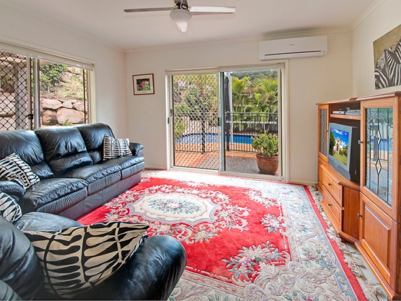85 Selkirk Crescent, Upper Kedron QLD 4055