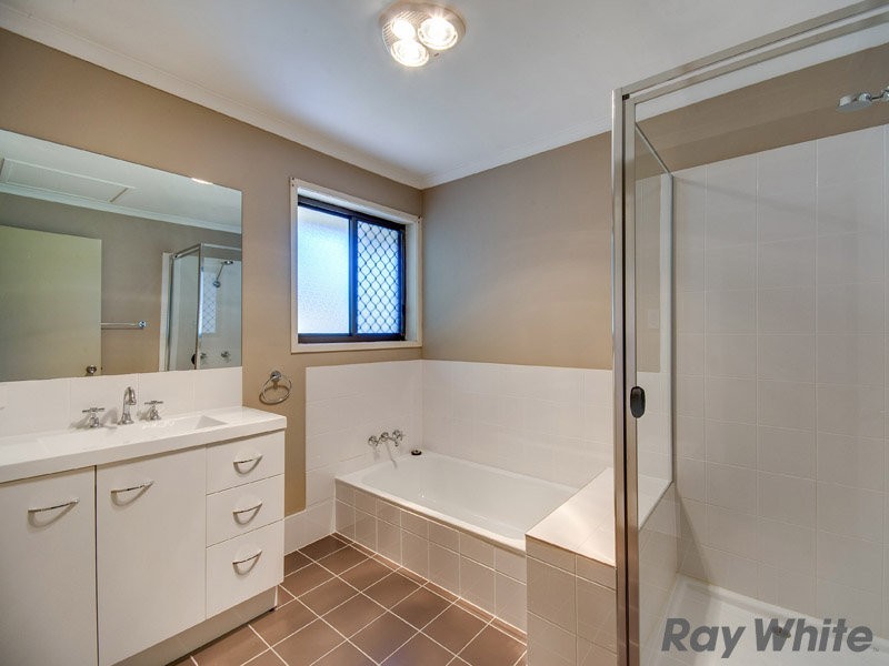 12 Quinnia Court, Ferny Hills QLD 4055