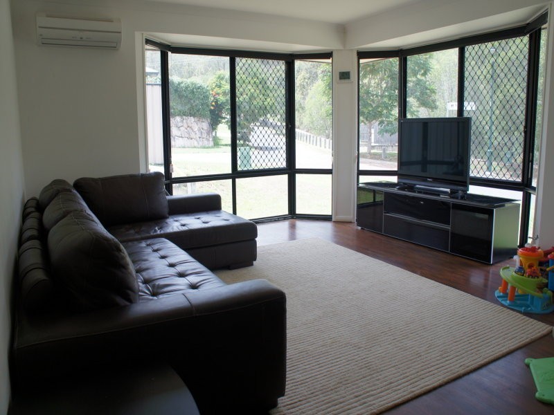 3 Nyamber Place, Upper Kedron QLD 4055