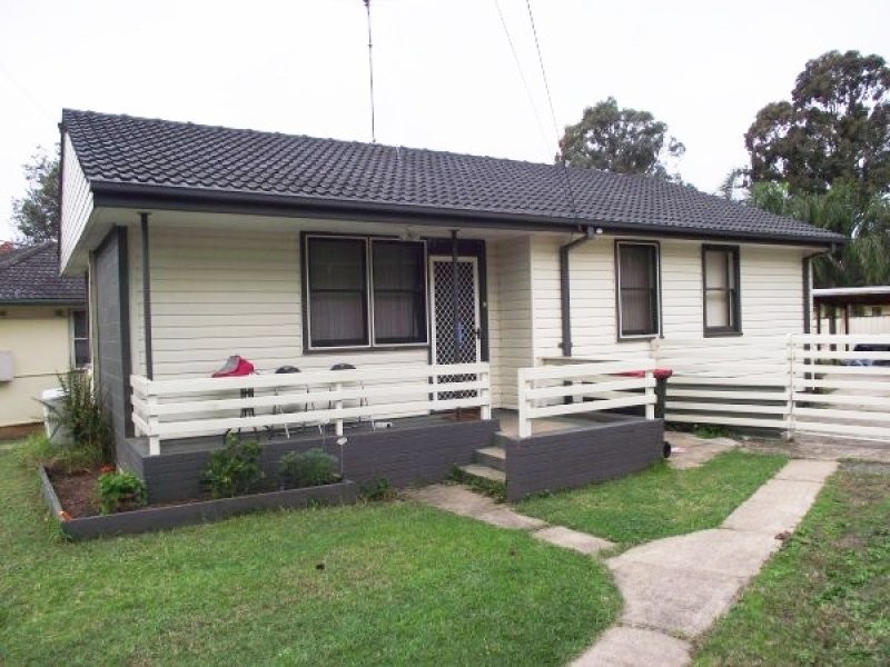 15 Wangaroa Crescent, Lethbridge Park NSW 2770