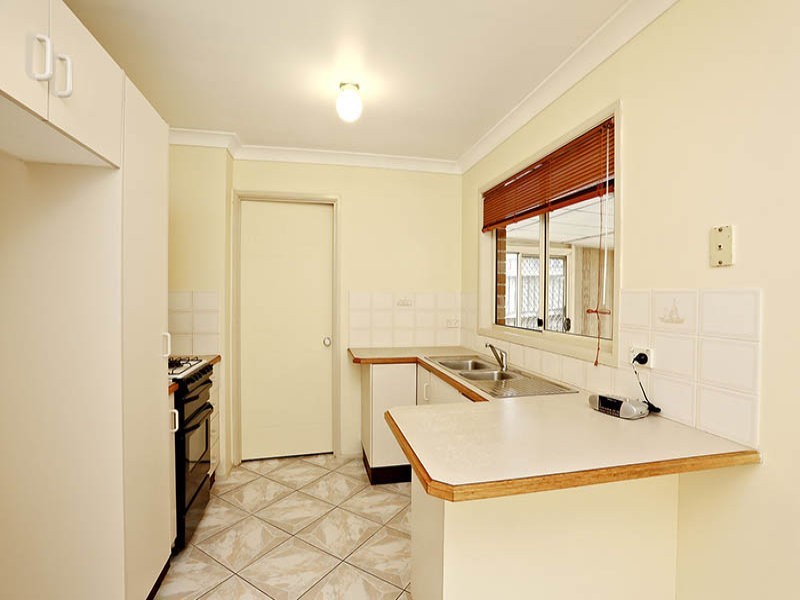 100 Dryden Avenue, Oakhurst NSW 2761