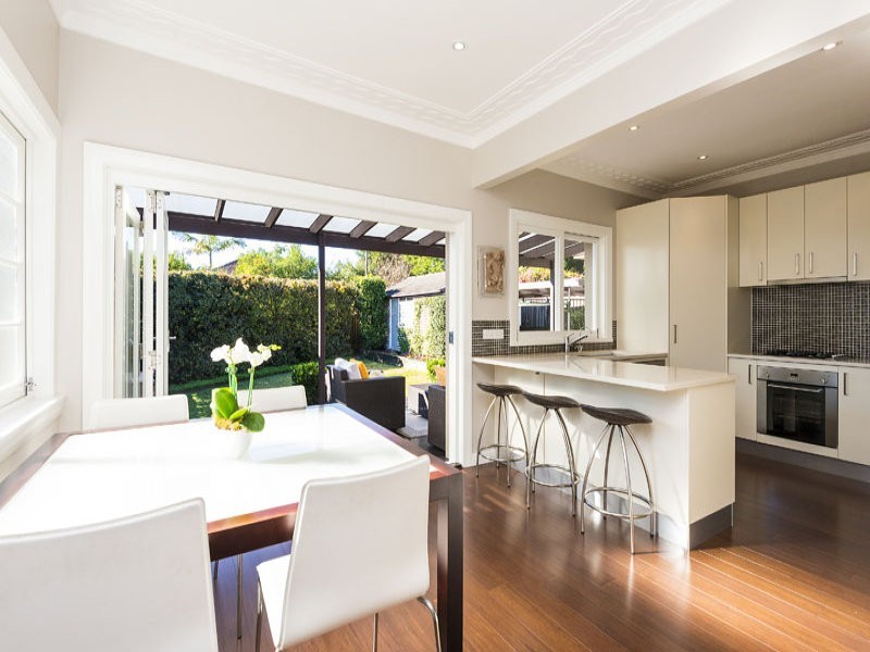 121 Eastern Valley Way, Castlecrag NSW 2068