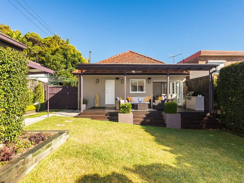 121 Eastern Valley Way, Castlecrag NSW 2068