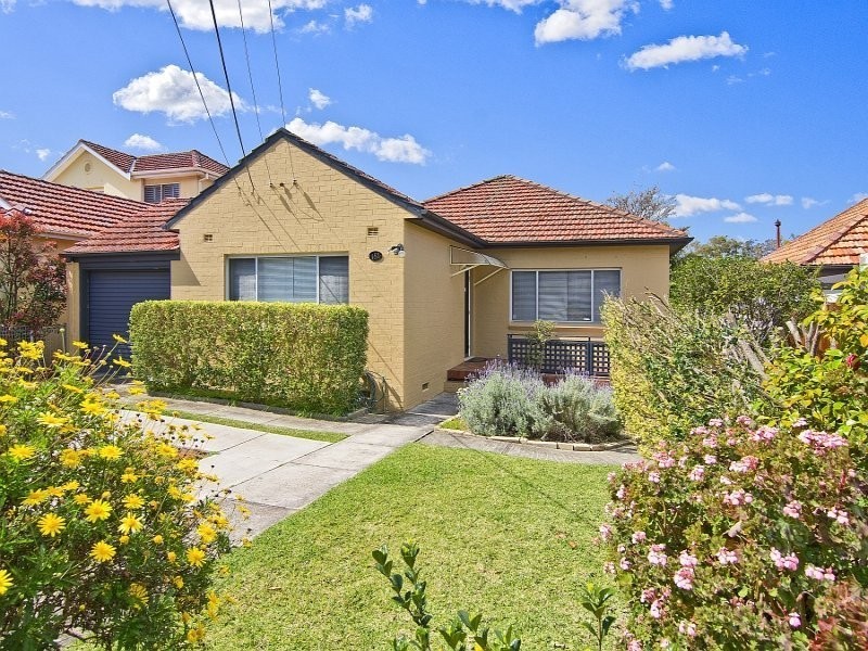 181 Eastern Valley Way, Middle Cove NSW 2068