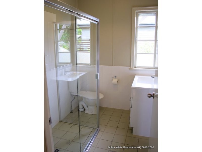 11 Cemetery Road, Raceview QLD 4305