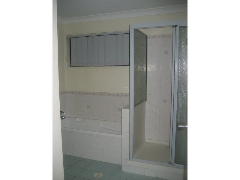 12 Dunns Avenue, Harrisville QLD 4307