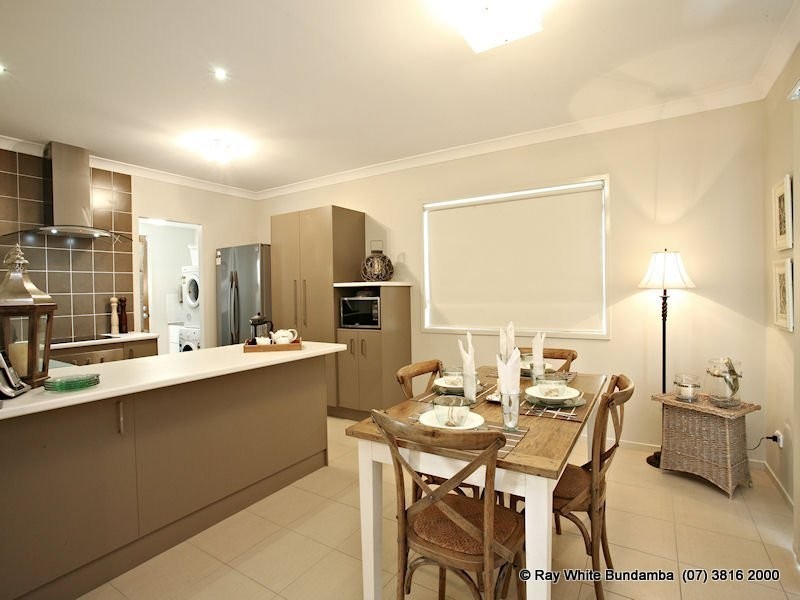 2/4A Morris Street, Silkstone QLD 4304